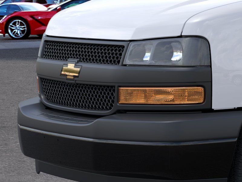 2025 Chevrolet Express 3500 LS