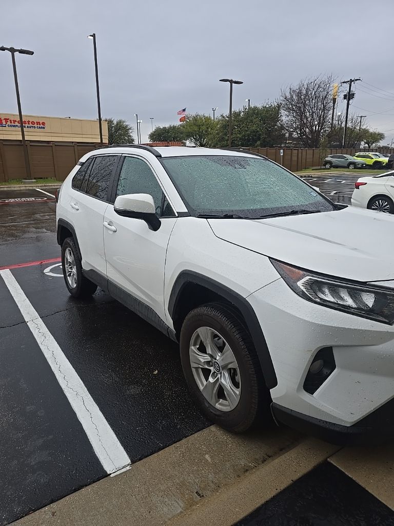 Thumbnail: 2021 Toyota RAV4 - 3