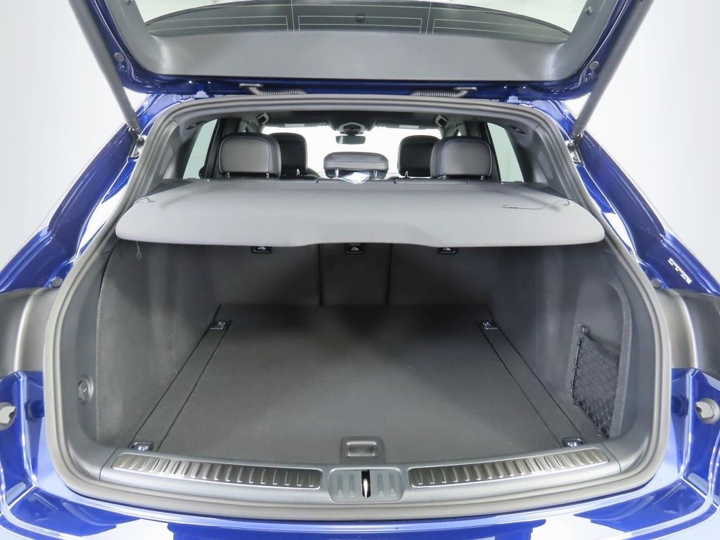 Thumbnail: 2025 Porsche Macan - 30