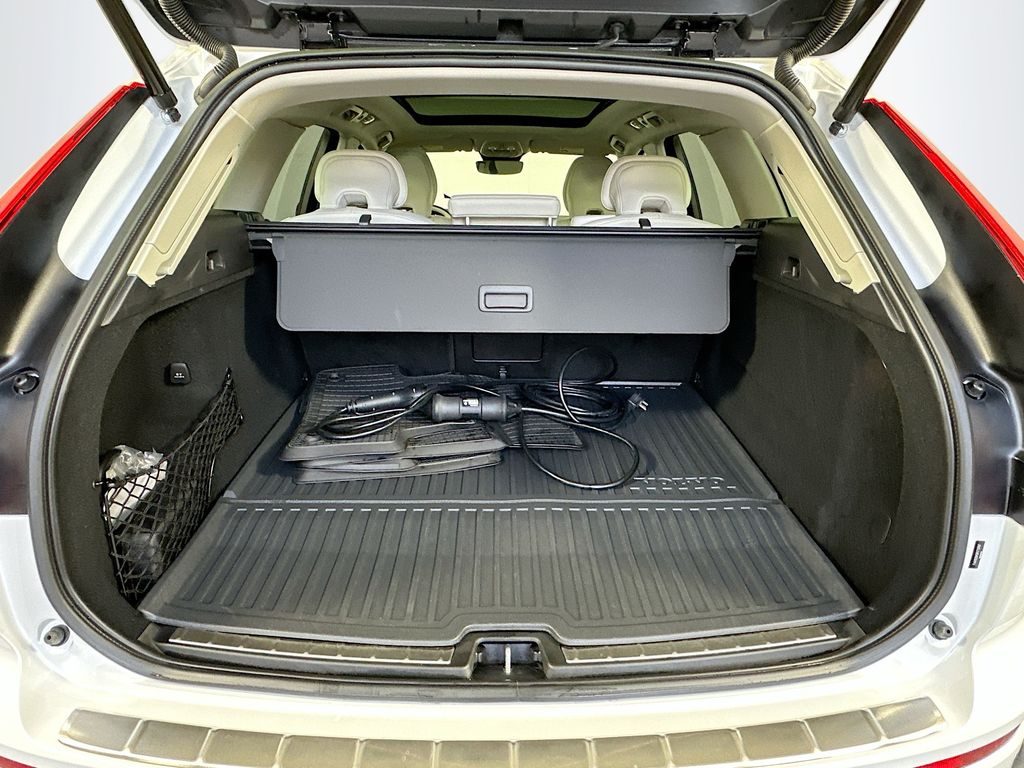 Thumbnail: 2024 Volvo XC60 - 27