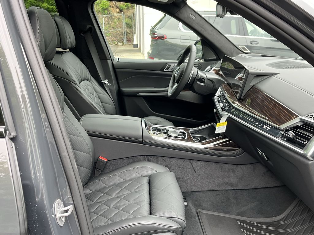 2026 BMW X7 xDrive40i 26