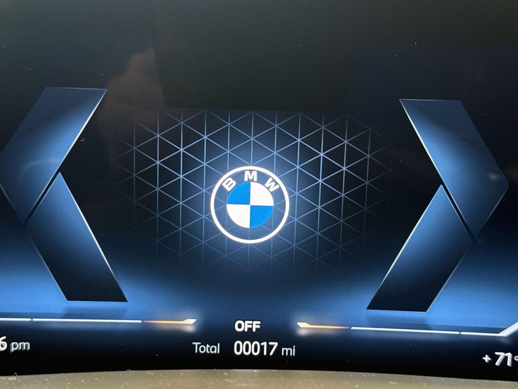 Thumbnail: 2027 BMW X7 - 7