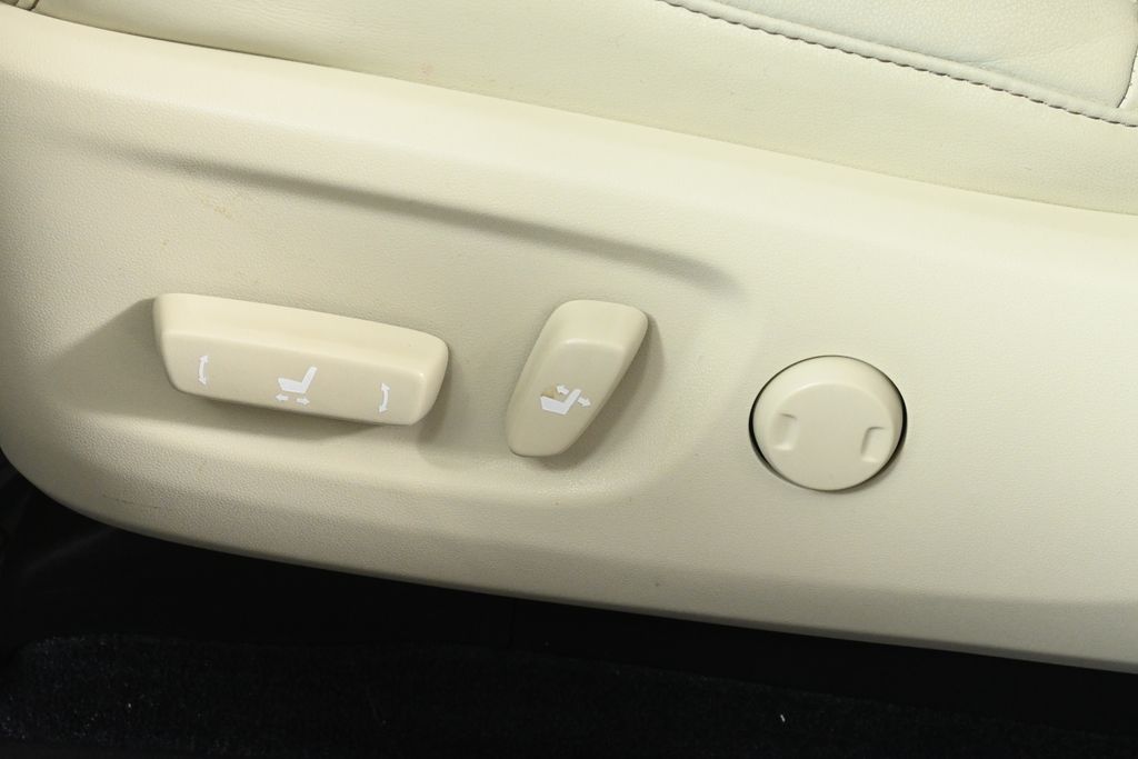 Thumbnail: 2022 Lexus GX - 28