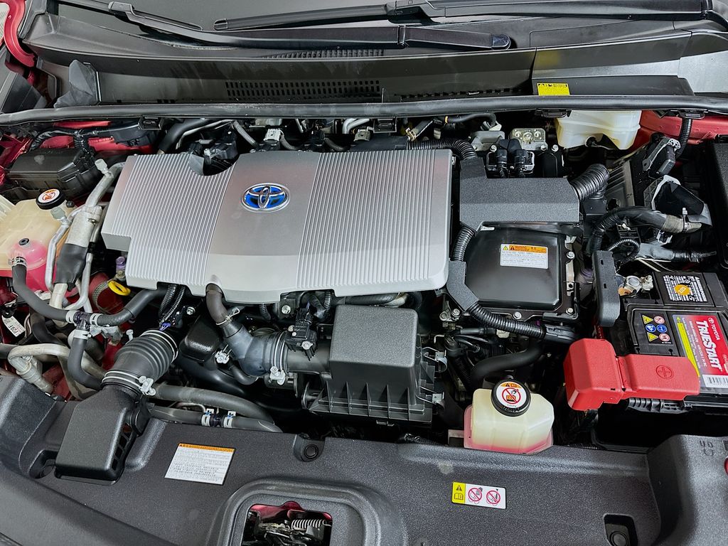 Thumbnail: 2018 Toyota Prius Prime - 29