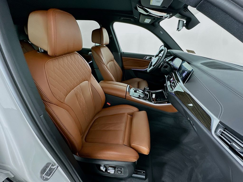 Thumbnail: 2023 BMW X5 - 29