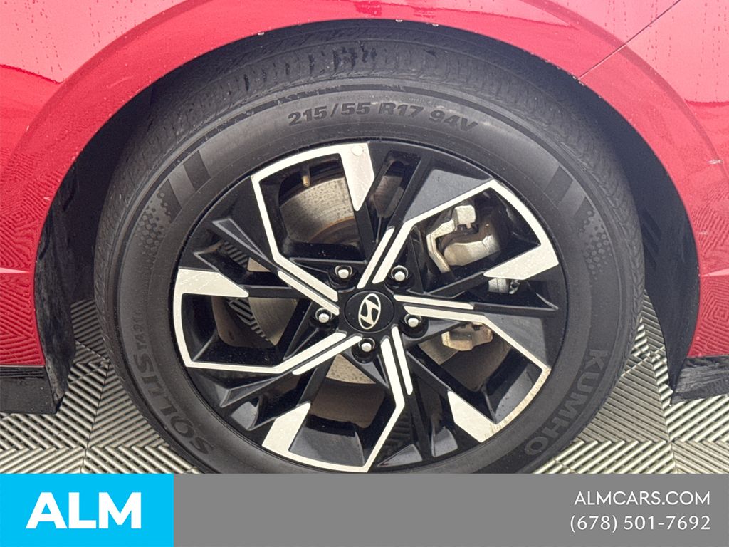 Used 2025 Red Hyundai SEL image 16