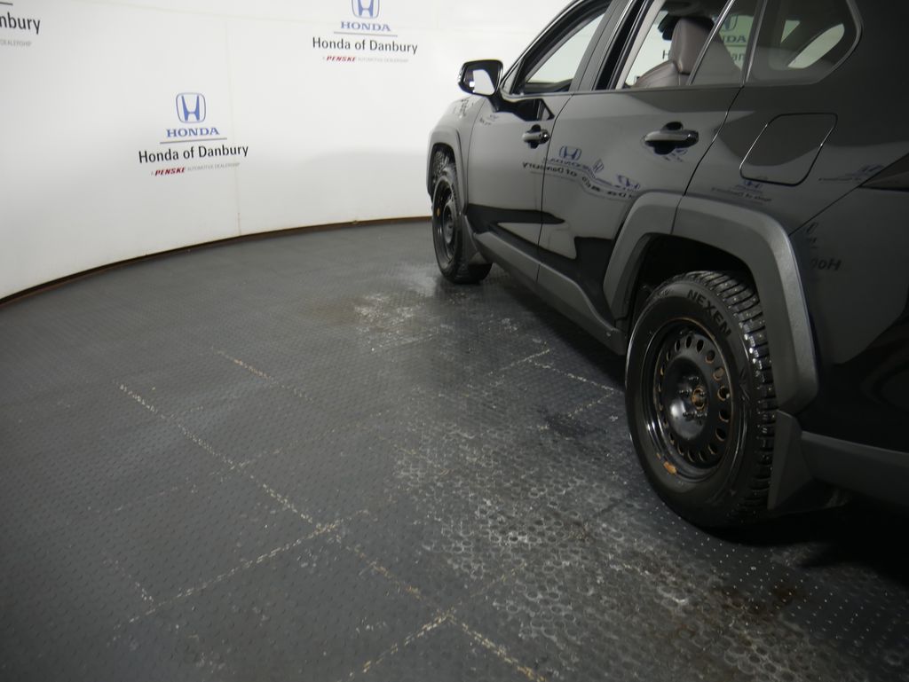 Thumbnail: 2019 Toyota RAV4 - 12