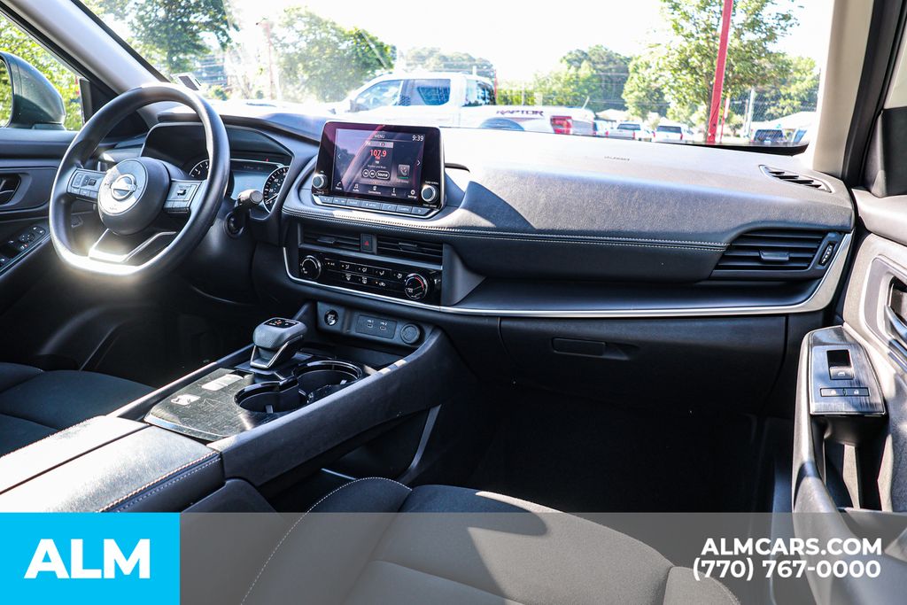 Used 2024 White Nissan S image 30