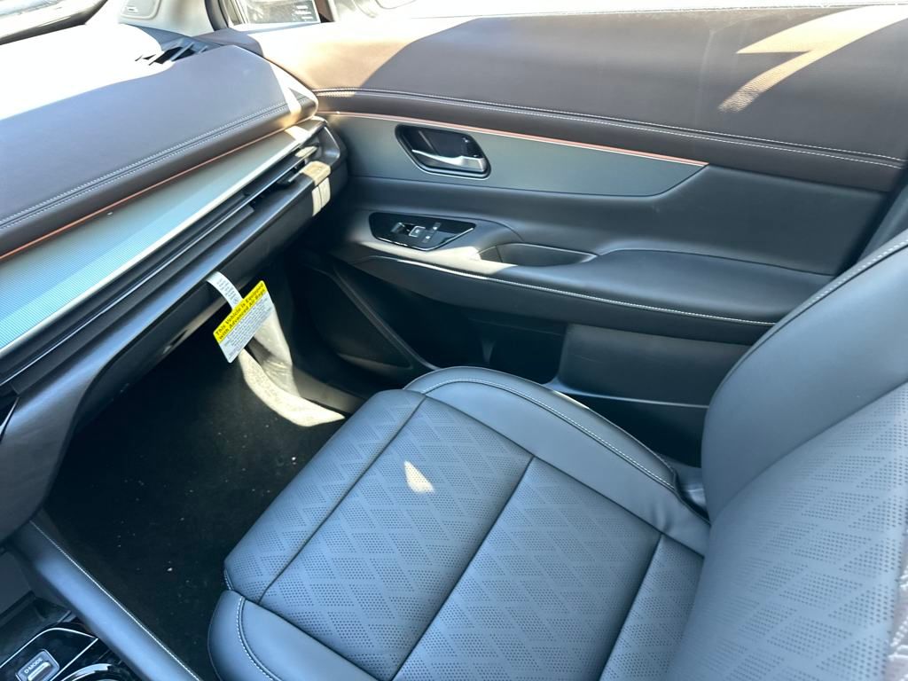 2025 Nissan Murano Platinum photo