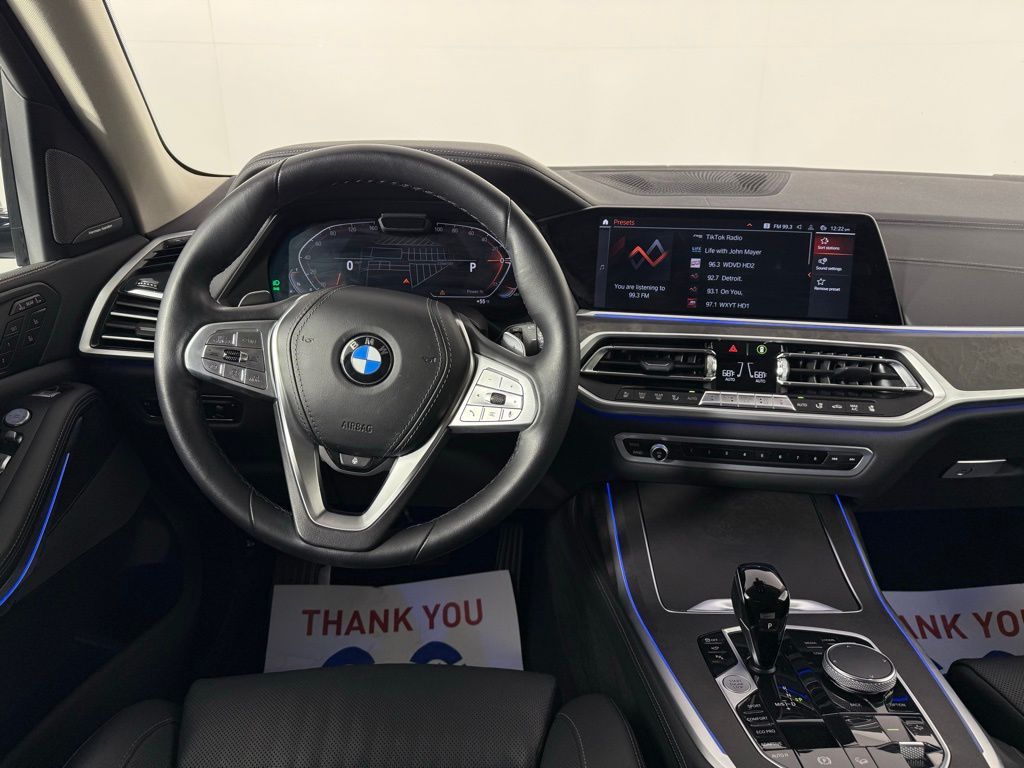 2022 BMW X7 xDrive40i 12
