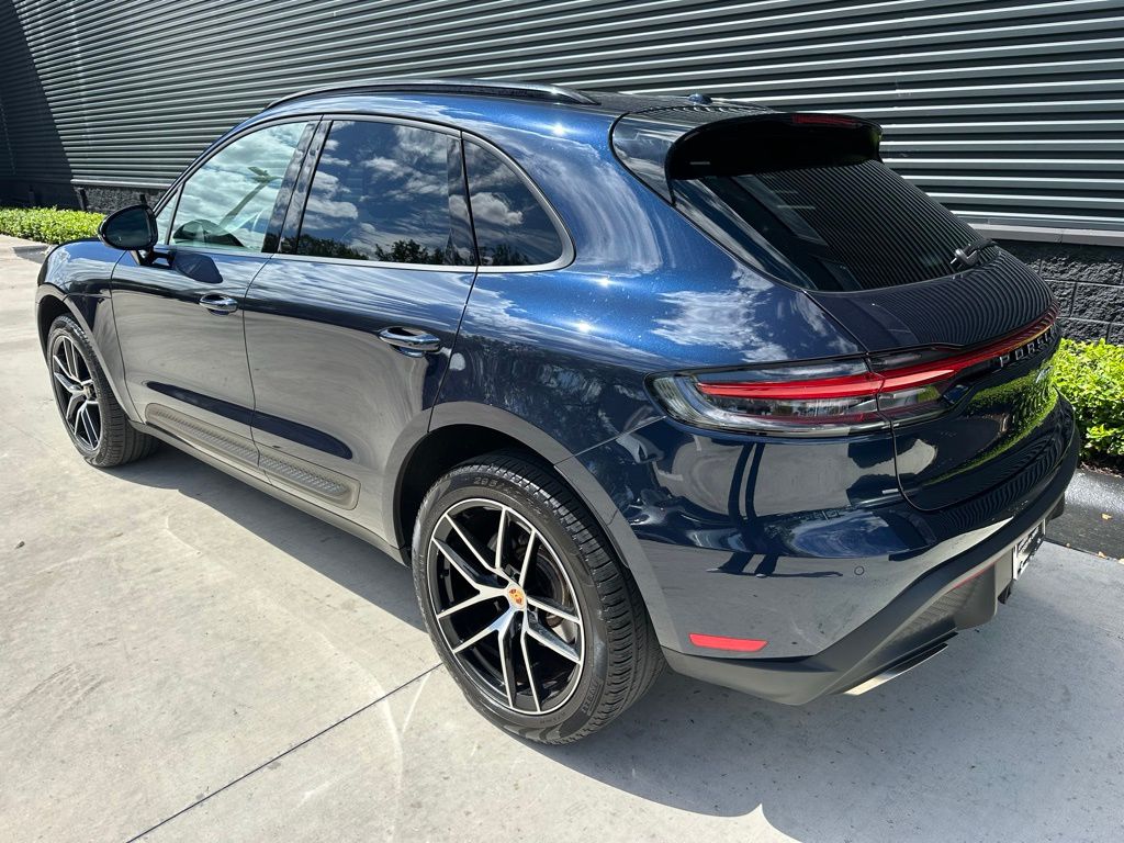 Thumbnail: 2023 Porsche Macan - 3