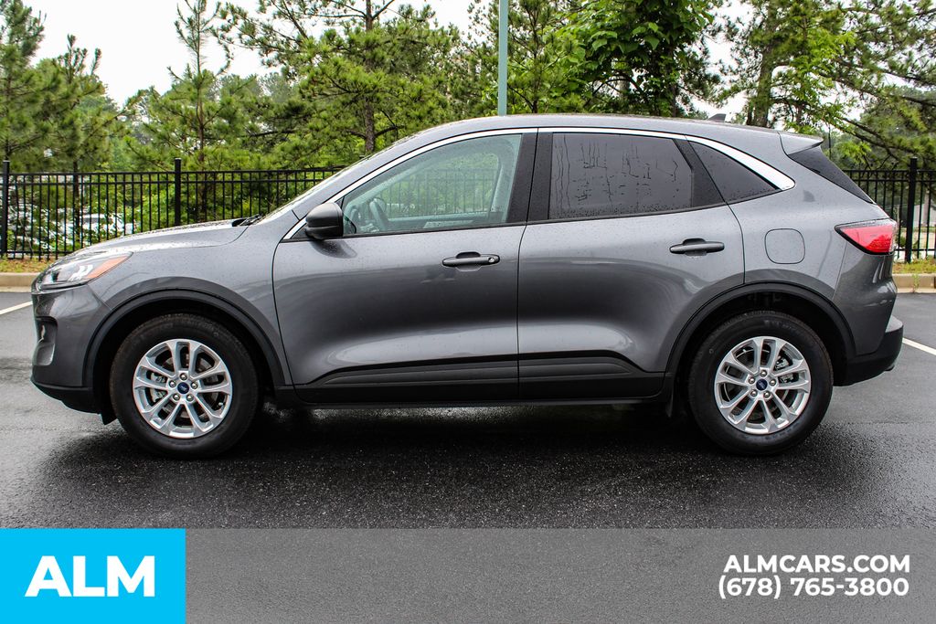 2022 Ford Escape SE photo 3