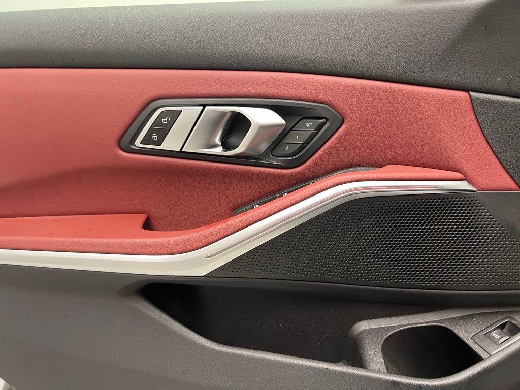 Thumbnail: 2022 BMW 3 Series - 21