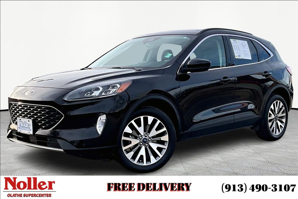 2022 Ford Escape Titanium AWD