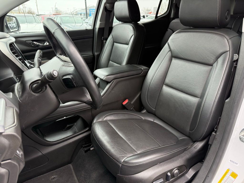 2023 GMC Acadia SLT - Photo 10