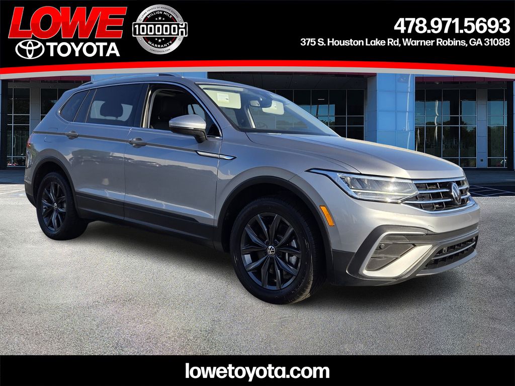 Pyrite Silver Metallic 2023 Volkswagen Tiguan SE FWD SUV / Crossover Front-Wheel Drive 8-Speed Automatic
