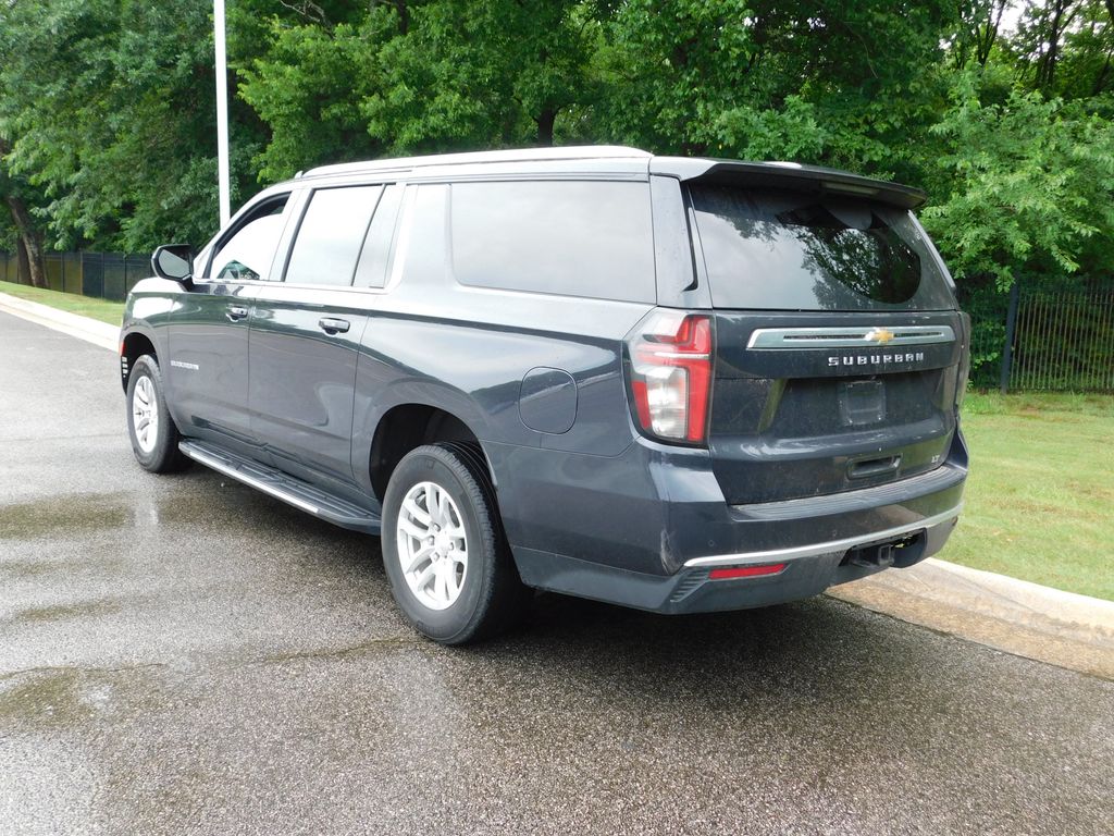 2023 Chevrolet Suburban LT 3
