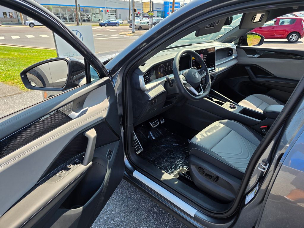 2026 Volkswagen Tiguan 2.0T SE R-Line Black - 8