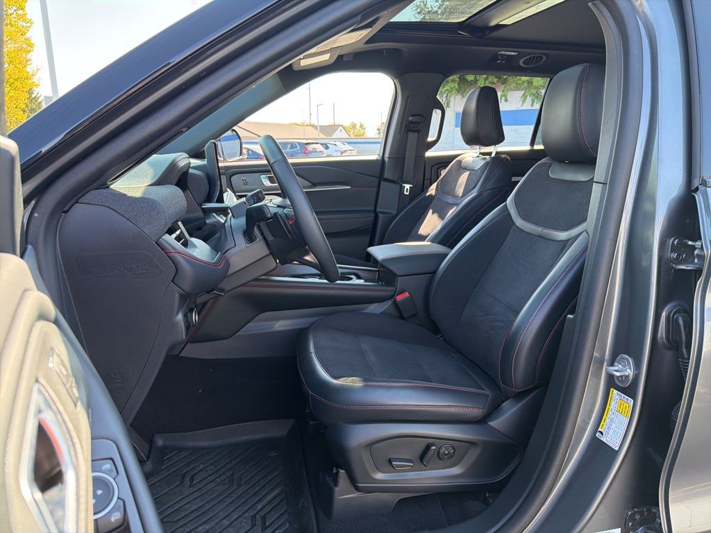 Thumbnail: 2025 Ford Explorer - 17