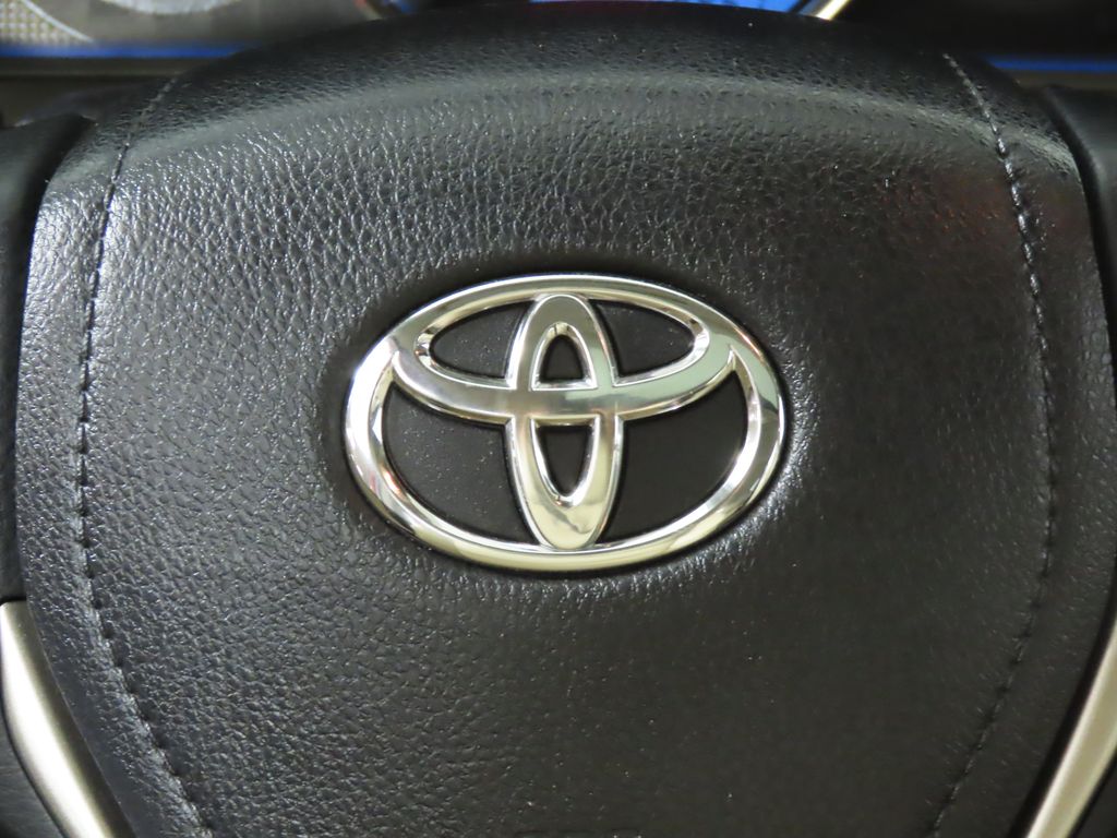 Thumbnail: 2014 Toyota RAV4 - 17