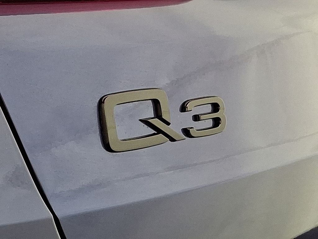 Thumbnail: 2025 Audi Q3 - 15