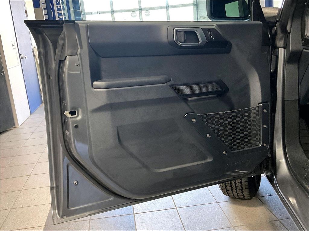 2025 Ford Bronco — photo 9