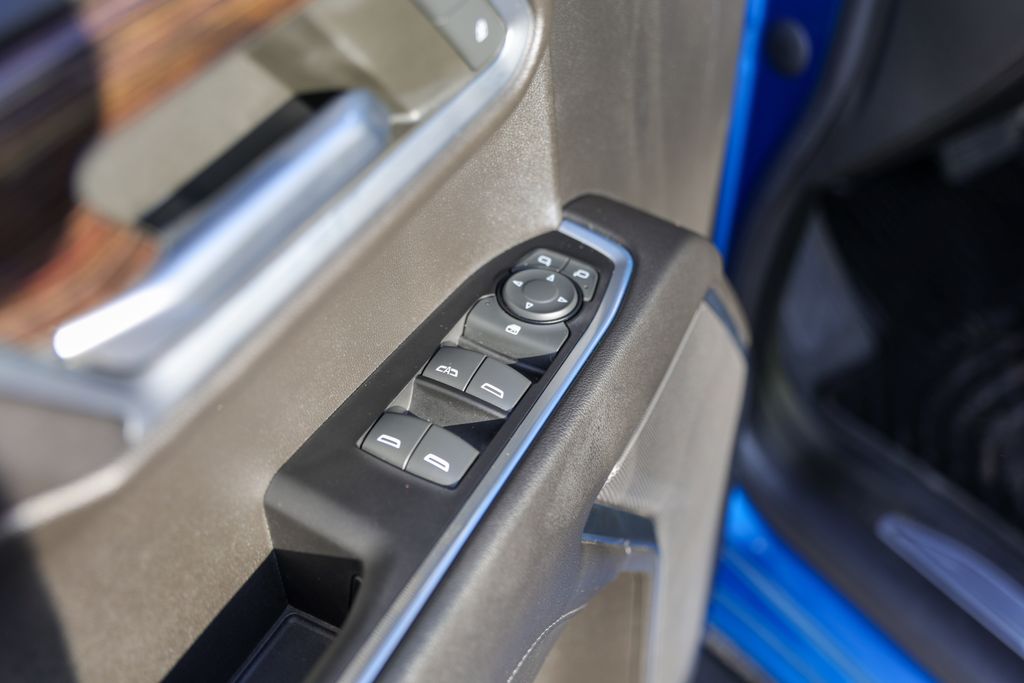 Used 2022 Blue GMC Elevation image 23