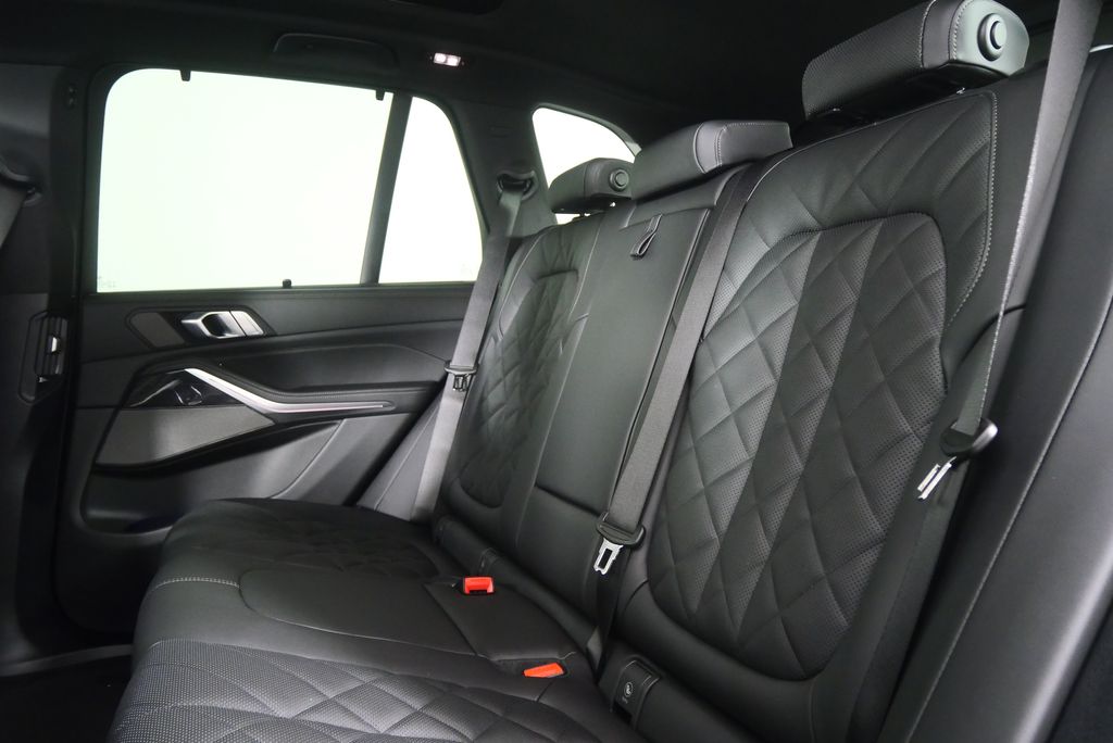 Thumbnail: 2026 BMW X5 - 16