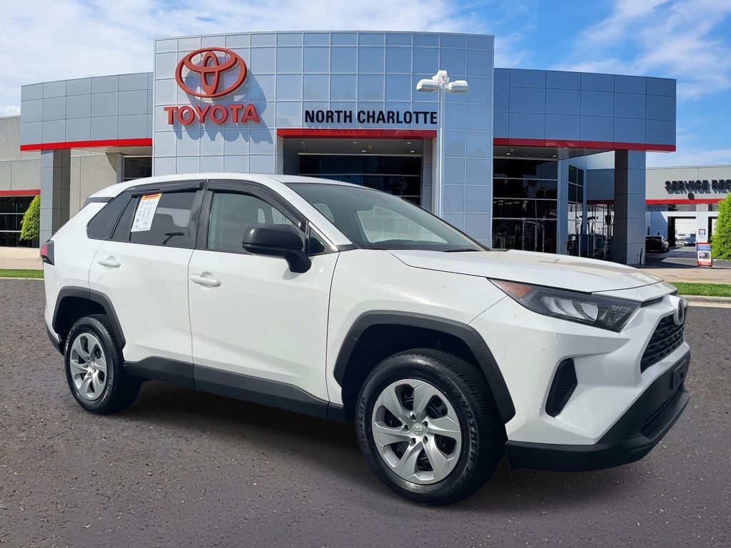 White 2022 Toyota RAV4 LE AWD SUV / Crossover All-Wheel Drive 8-Speed Automatic