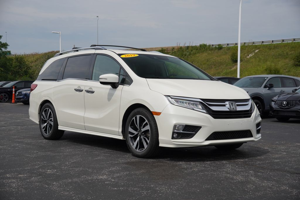 White Diamond Pearl 2019 Honda Odyssey Minivan Front-Wheel Drive Automatic