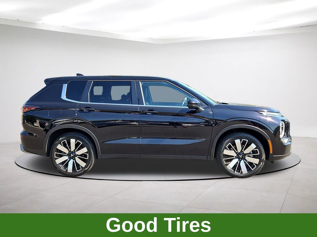 2025 Mitsubishi Outlander 7