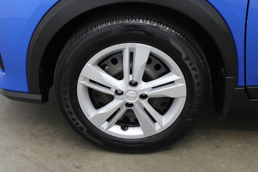 used 2024 Nissan Kicks car
