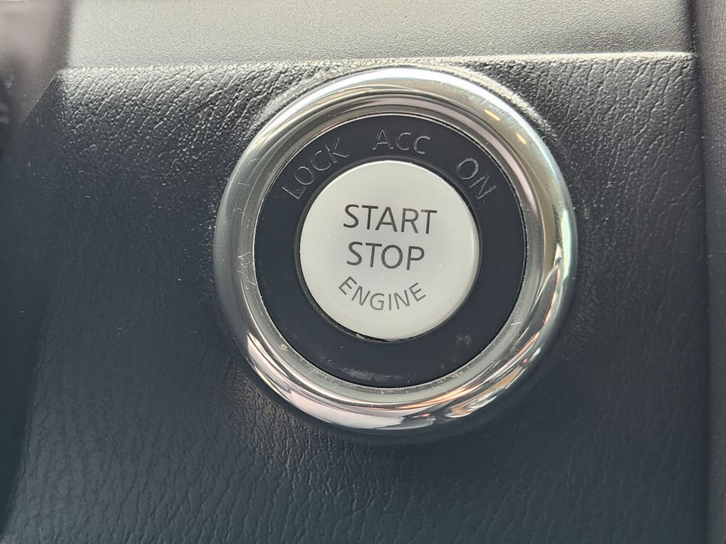 2015 INFINITI QX80 Base White at Westside Lexus