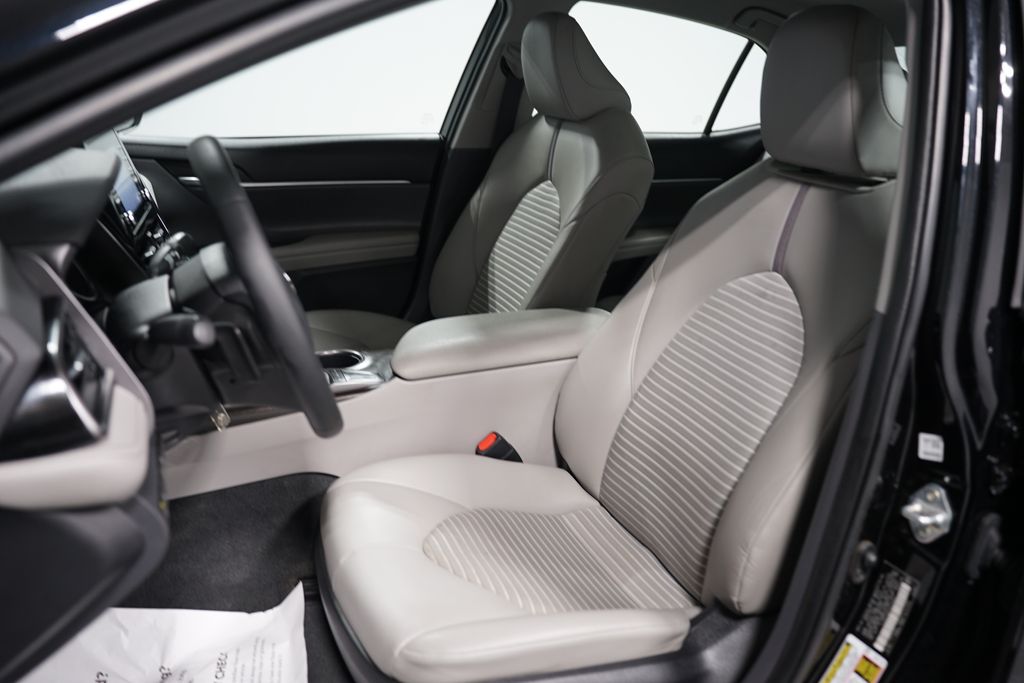 2023 Toyota Camry SE 25