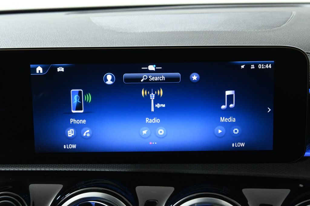 Thumbnail: 2025 Mercedes-Benz CLA - 21