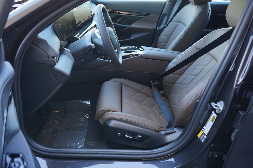 Thumbnail: 2026 BMW i5 - 11