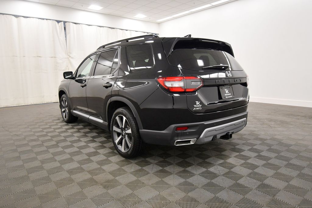 Used 2025 Honda Pilot SUV