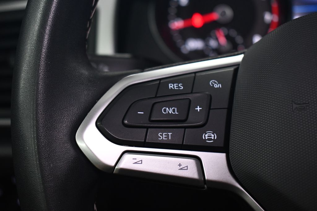 Thumbnail: 2021 Volkswagen Atlas - 23