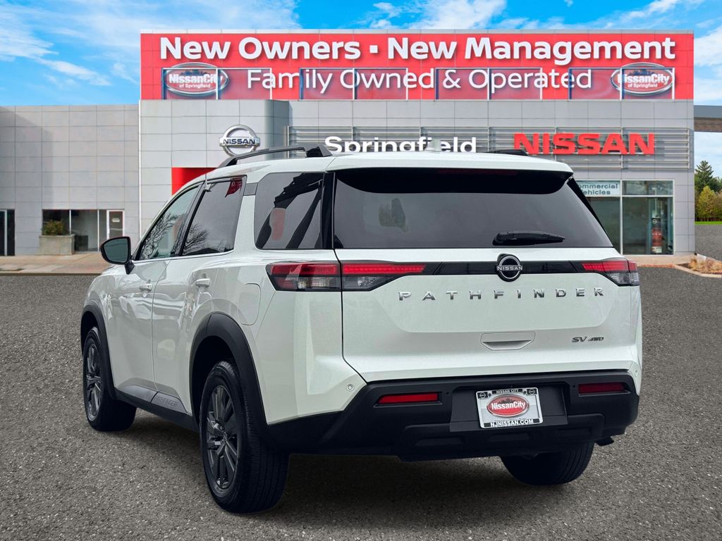 View vehicle photo 4