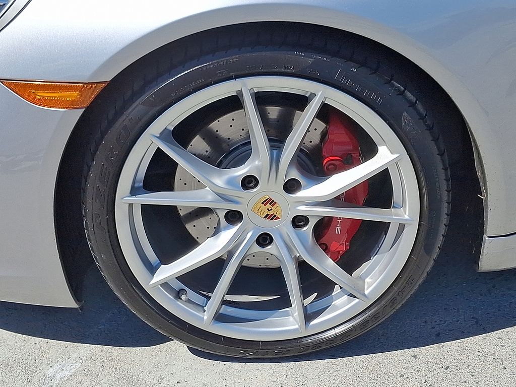 Thumbnail: 2017 Porsche 911 - 10