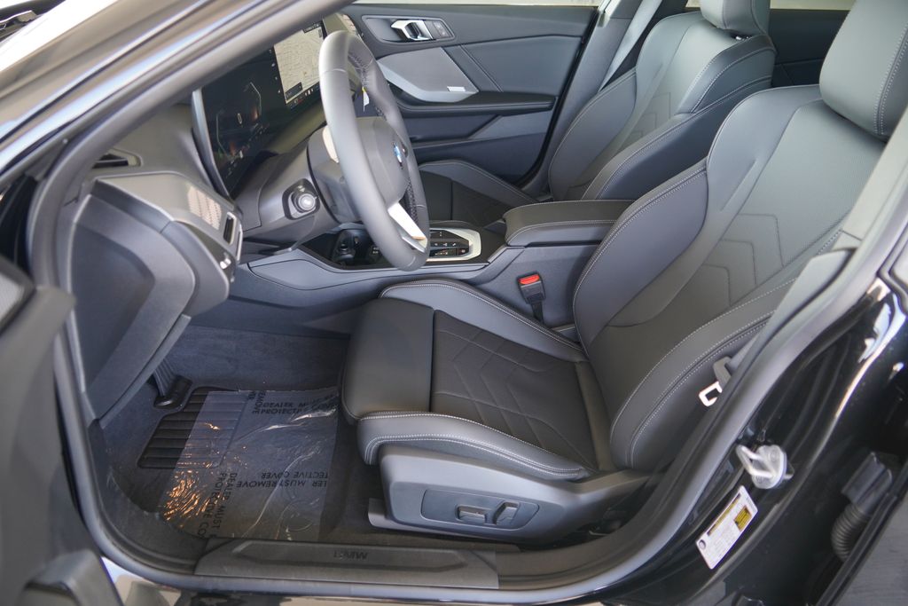 Thumbnail: 2026 BMW 2 Series - 10