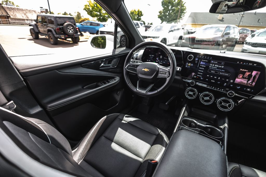 2024 Chevrolet Blazer EV LT thumbnail 17