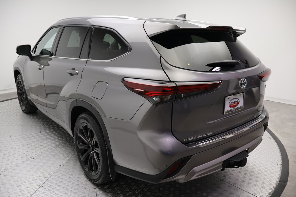Thumbnail: 2025 Toyota Highlander - 11