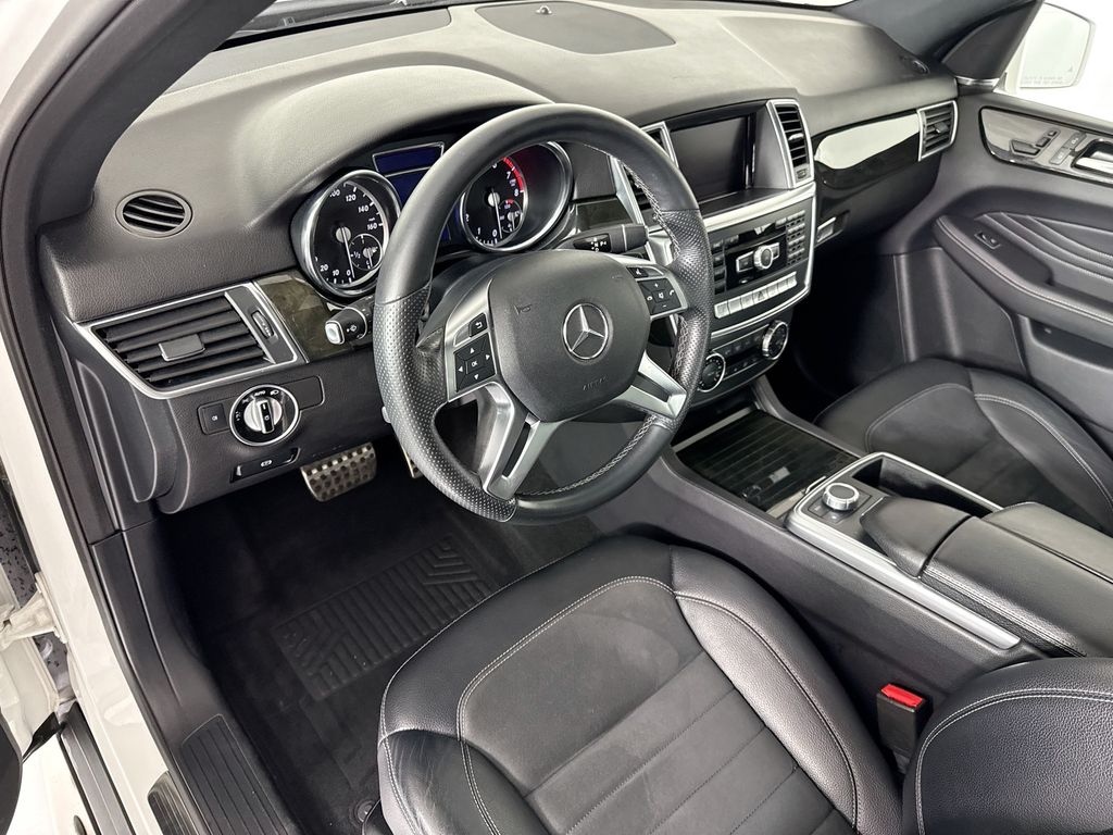 Thumbnail: 2015 Mercedes-Benz M-Class - 9