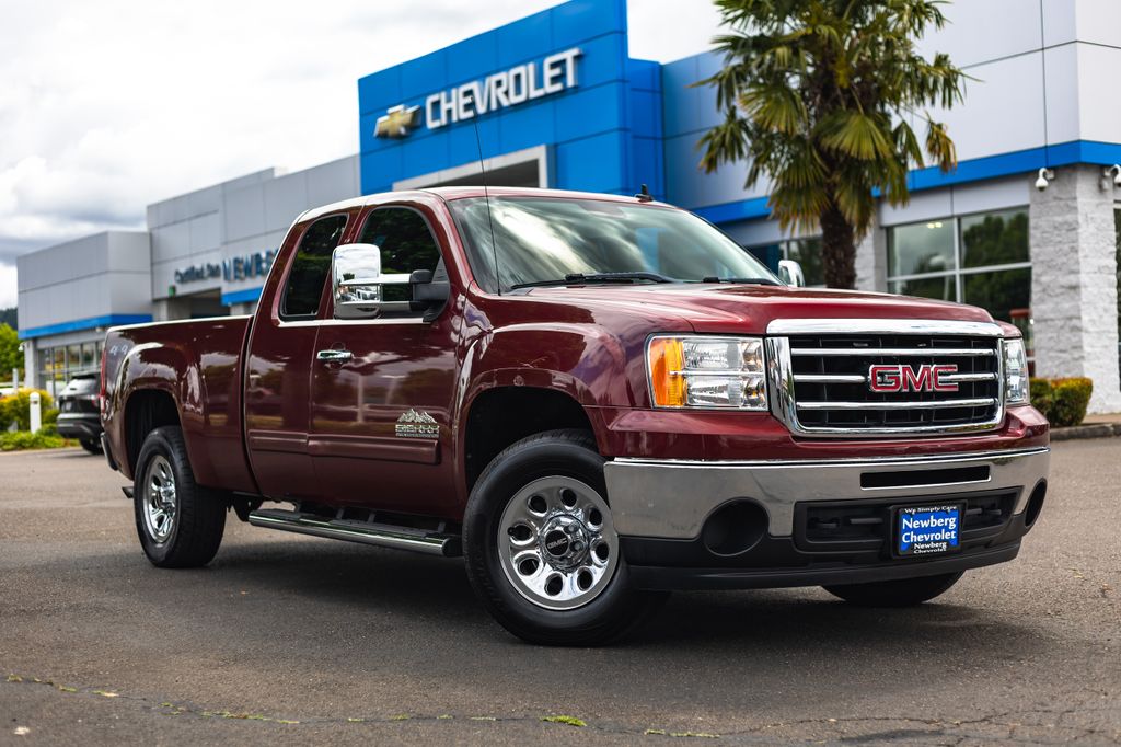 Sonoma Red Metallic 2013 GMC Sierra 1500 SL Ext. Cab 4WD Pickup Truck Four-Wheel Drive 4-Speed Automatic Overdrive