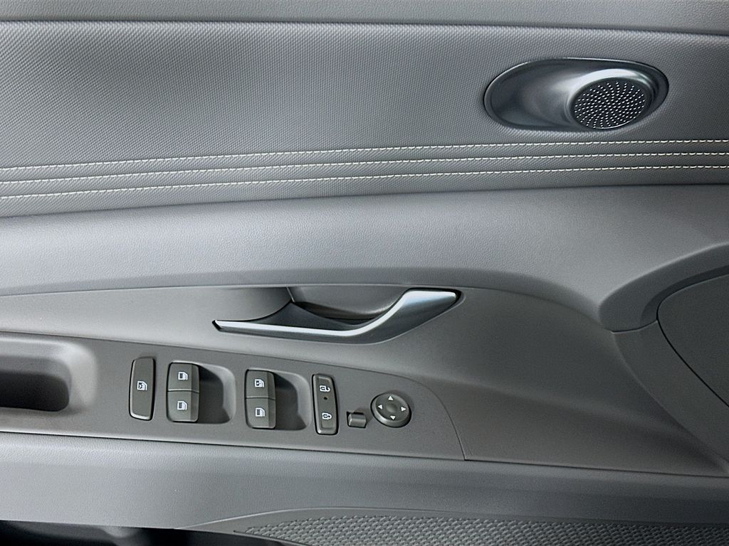 Thumbnail: 2026 Hyundai Elantra - 18