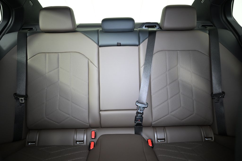 Thumbnail: 2026 BMW 5 Series - 25