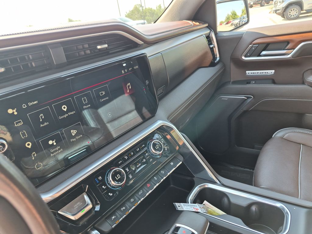 Used 2023 White GMC Denali image 28