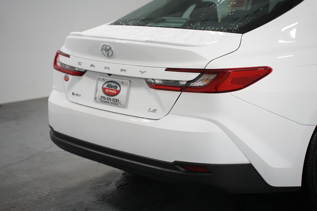 2025 Toyota Camry LE 9