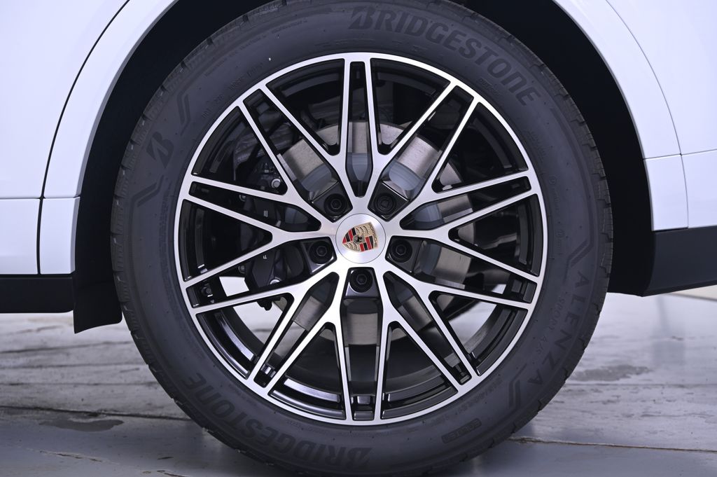 Thumbnail: 2026 Porsche Cayenne - 12